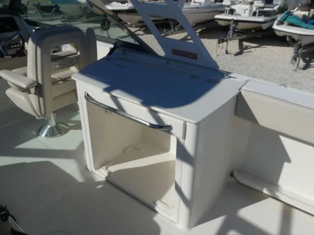 Slide: The Image of Boston Whaler 270 Vantage 2014 - 10