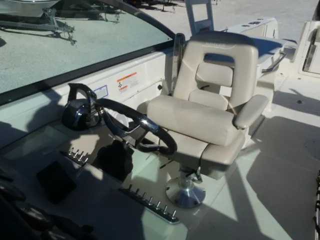 Slide: The Image of Boston Whaler 270 Vantage 2014 - 13