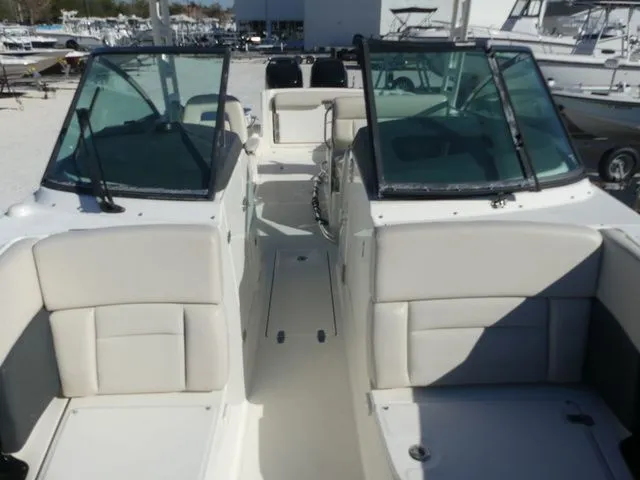 Slide: The Image of Boston Whaler 270 Vantage 2014 - 15