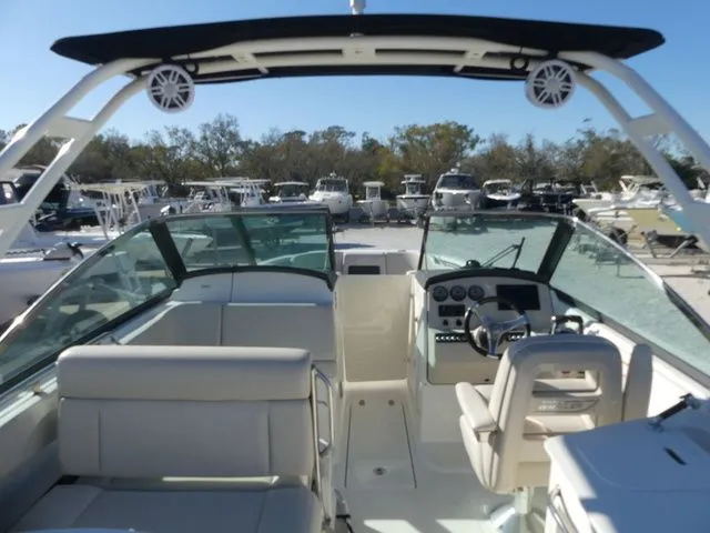Slide: The Image of Boston Whaler 270 Vantage 2014 - 18