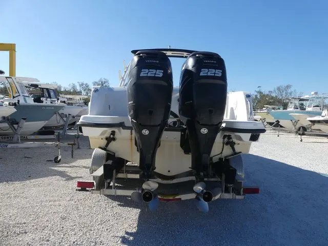 Slide: The Image of Boston Whaler 270 Vantage 2014 - 3
