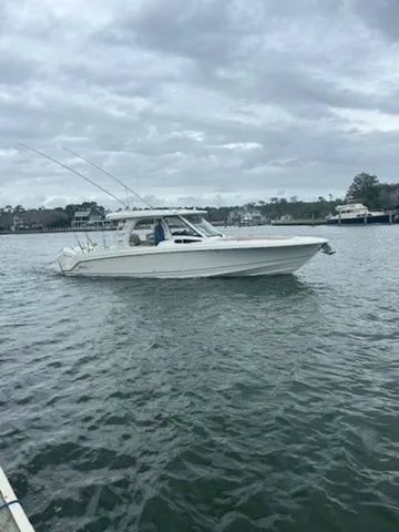 Slide: The Image of Boston Whaler 350 Realm 2024 - 11