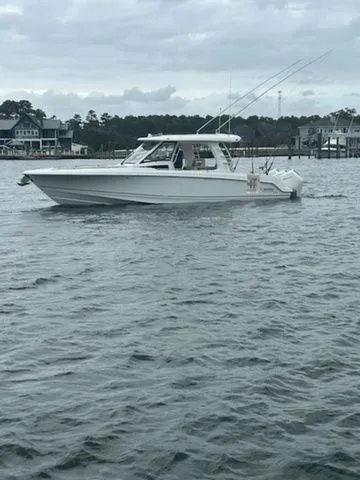 Slide: The Image of Boston Whaler 350 Realm 2024 - 12