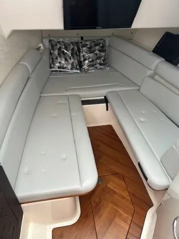 Slide: The Image of Boston Whaler 350 Realm 2024 - 18