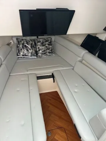 Slide: The Image of Boston Whaler 350 Realm 2024 - 19