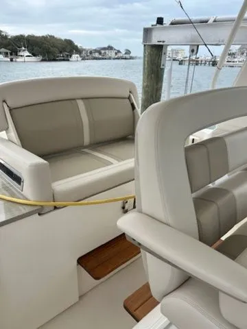 Slide: The Image of Boston Whaler 350 Realm 2024 - 26