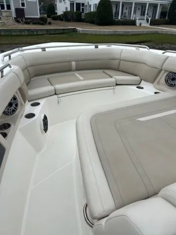 Slide: The Image of Boston Whaler 350 Realm 2024 - 33