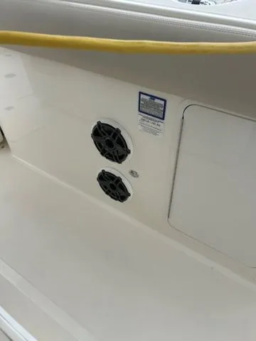 Slide: The Image of Boston Whaler 350 Realm 2024 - 35