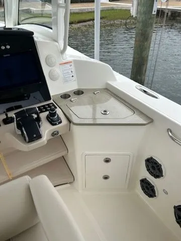 Slide: The Image of Boston Whaler 350 Realm 2024 - 38