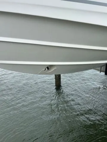 Slide: The Image of Boston Whaler 350 Realm 2024 - 41