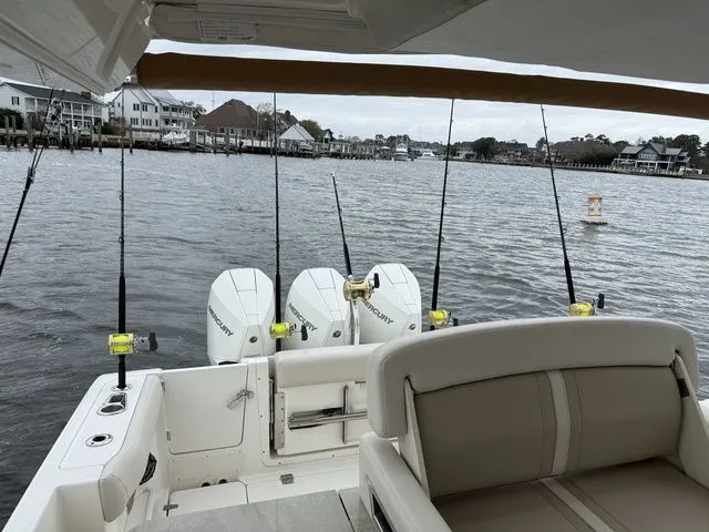 Slide: The Image of Boston Whaler 350 Realm 2024 - 43