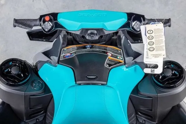 Slide: The Image of Sea-Doo GTR 230 2026 - 9