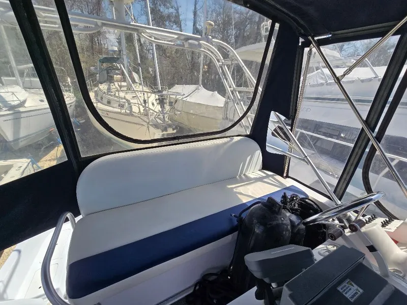 Slide: The Image of Interior of a 1998 Mainship Sedan Bridge yacht. - 15