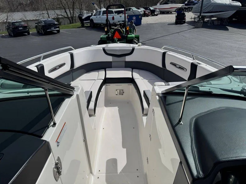 Slide: The Image of Chaparral 29 Surf 2020 - 8