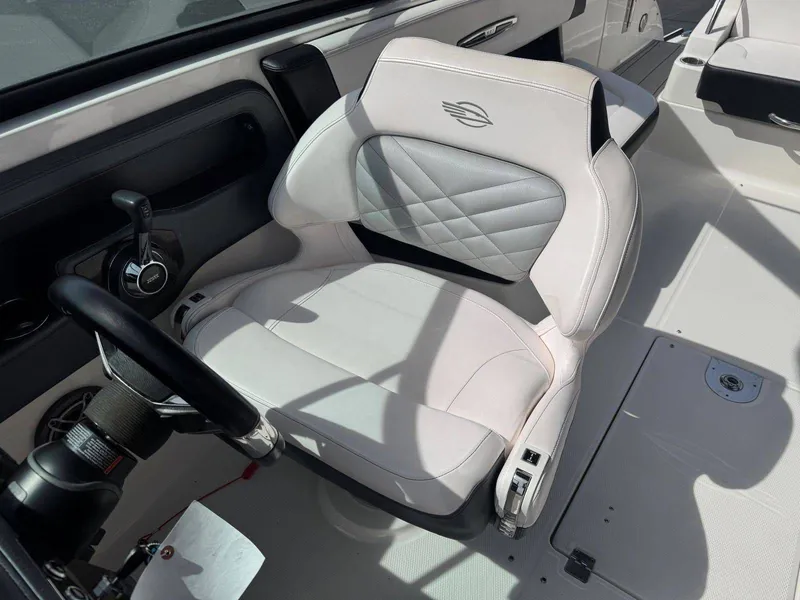 Slide: The Image of Chaparral 29 Surf 2020 - 16