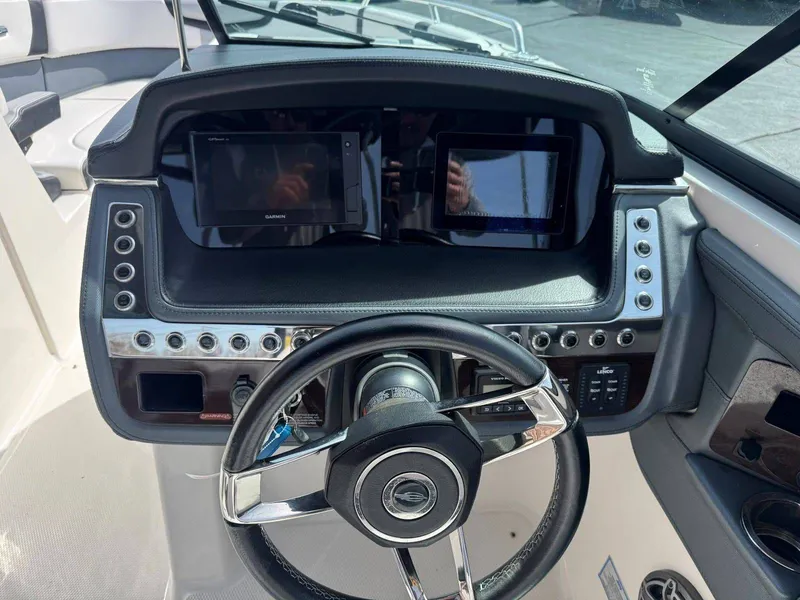 Slide: The Image of Chaparral 29 Surf 2020 - 12