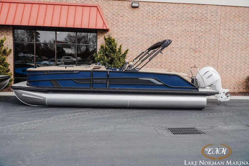 The Image of 2026 Evotti 725QL pontoon boat with Yamaha engine at Lake Norman Marina. - 1