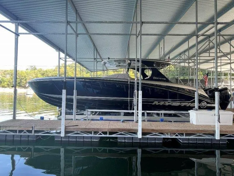 Slide: The Image of Mystic M4200 2022 - 106