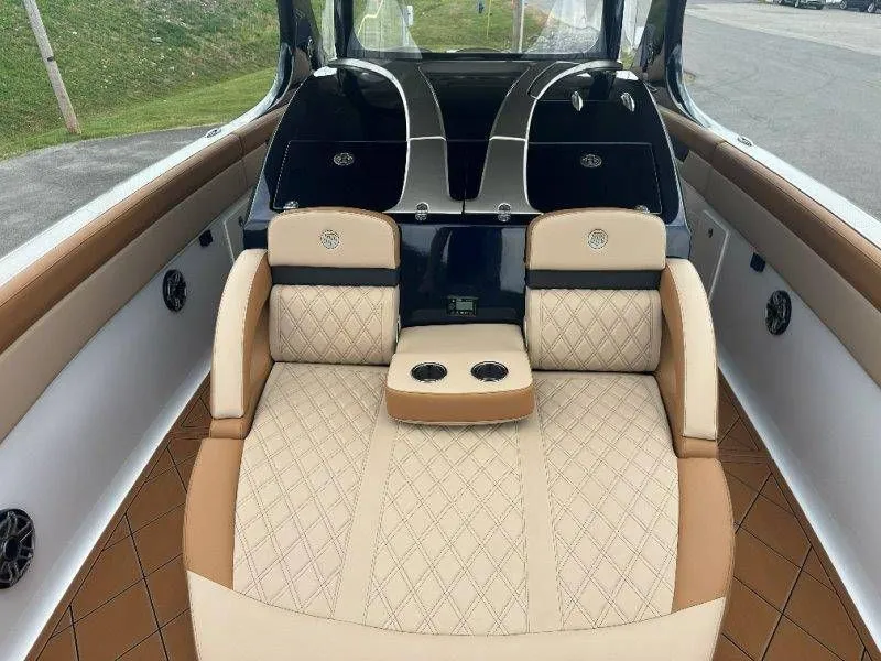 Slide: The Image of Mystic M4200 2022 - 27