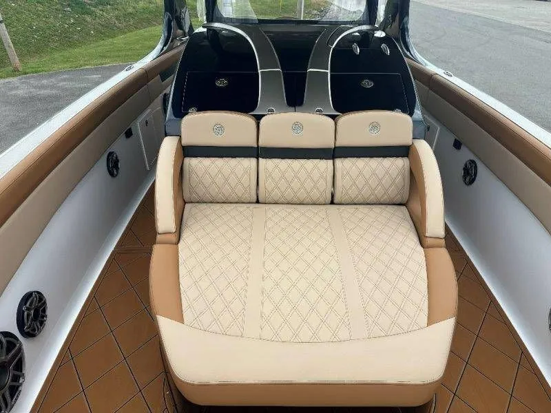 Slide: The Image of Mystic M4200 2022 - 28