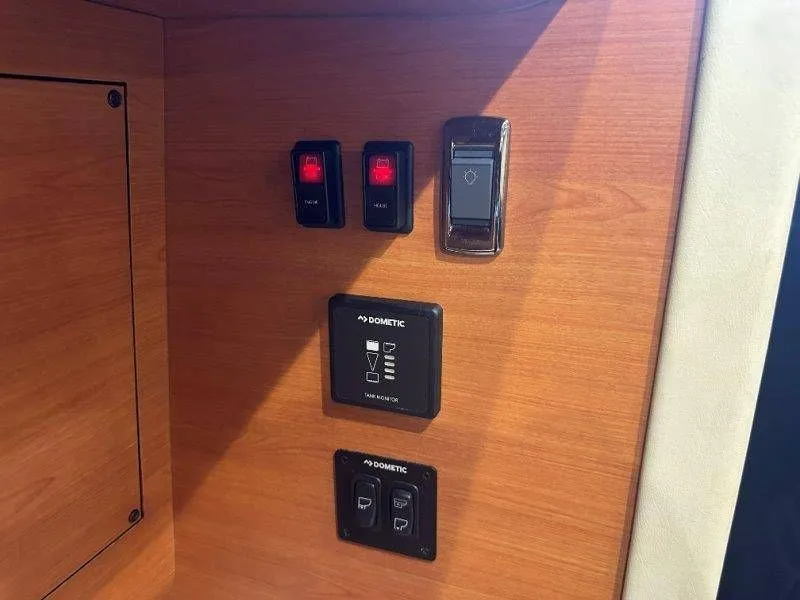 Slide: The Image of Mystic M4200 2022 - 34