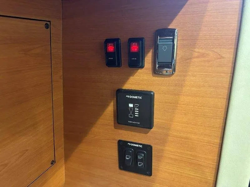 Slide: The Image of Mystic M4200 2022 - 36