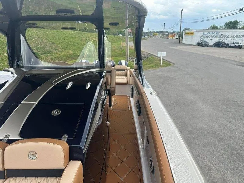 Slide: The Image of Mystic M4200 2022 - 42