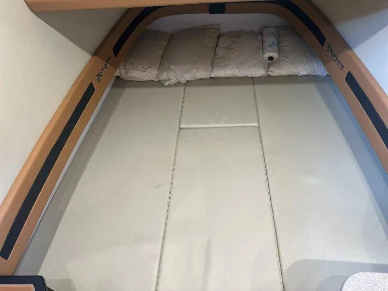 Slide: The Image of Mystic M4200 2022 - 50