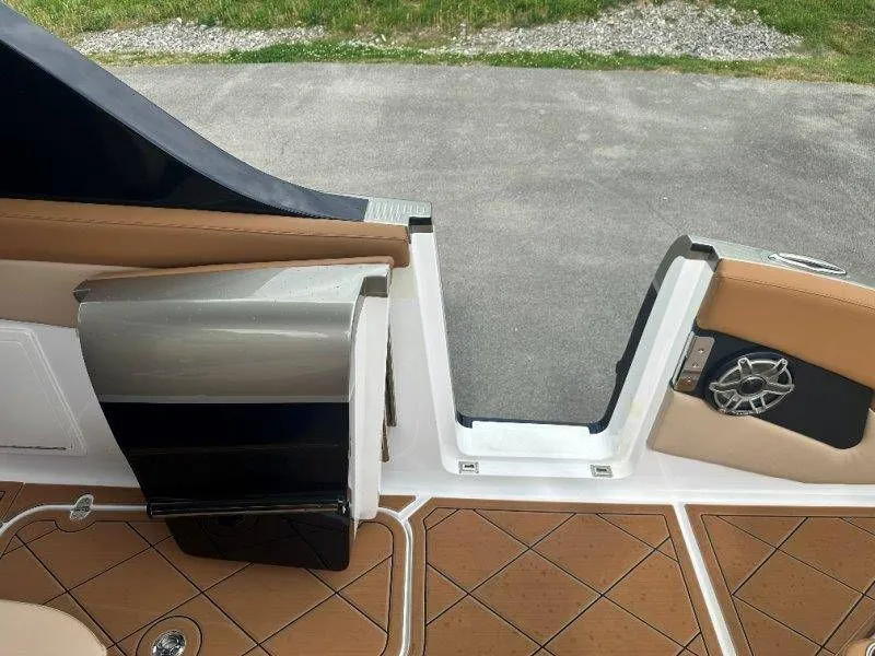 Slide: The Image of Mystic M4200 2022 - 55