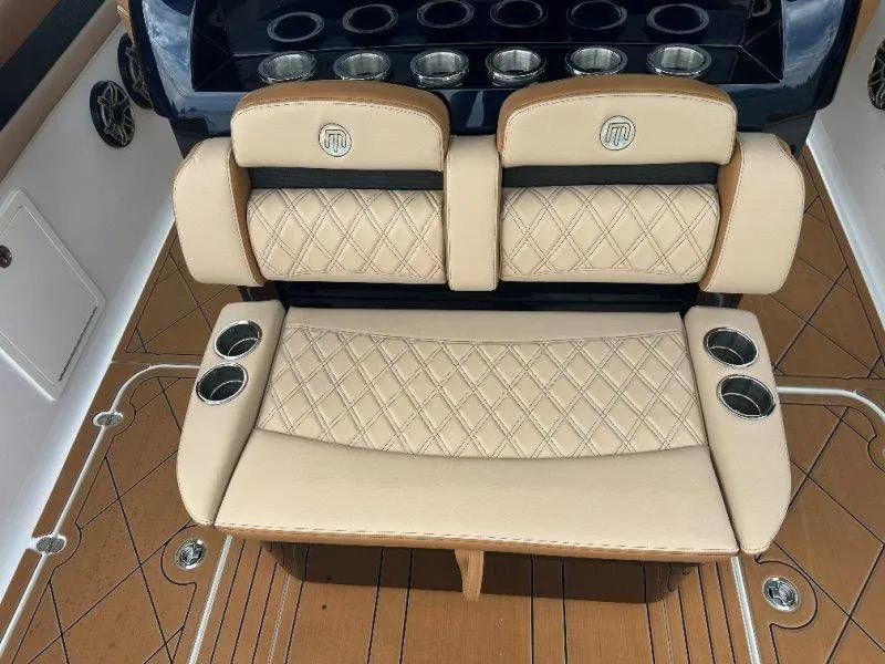 Slide: The Image of Mystic M4200 2022 - 60