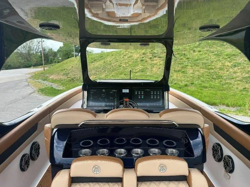 Slide: The Image of Mystic M4200 2022 - 64