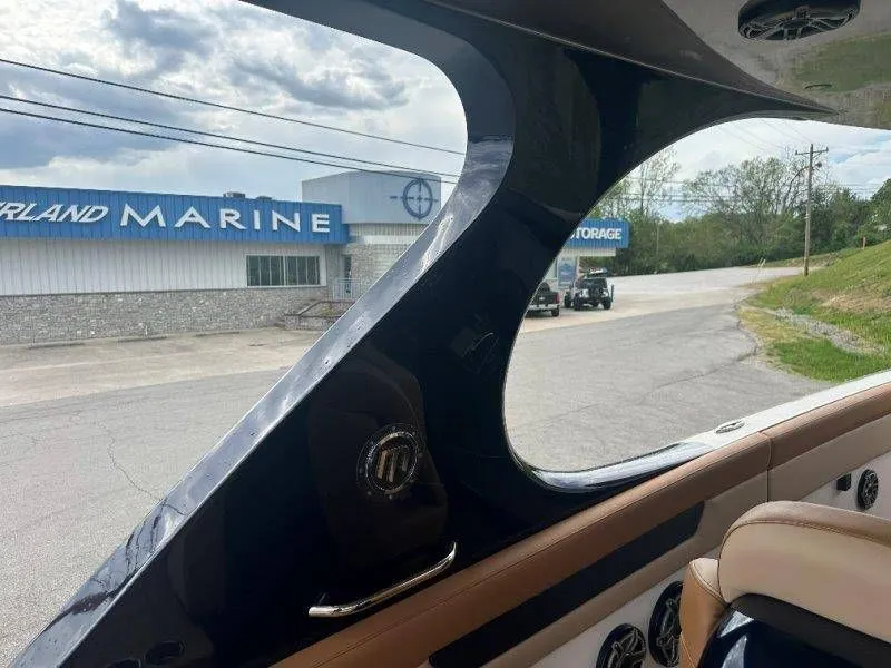 Slide: The Image of Mystic M4200 2022 - 67