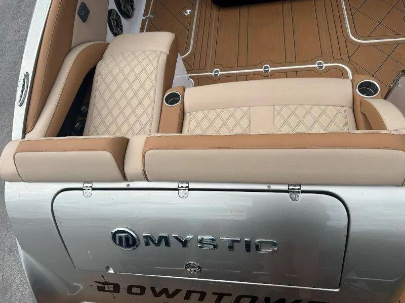 Slide: The Image of Mystic M4200 2022 - 68