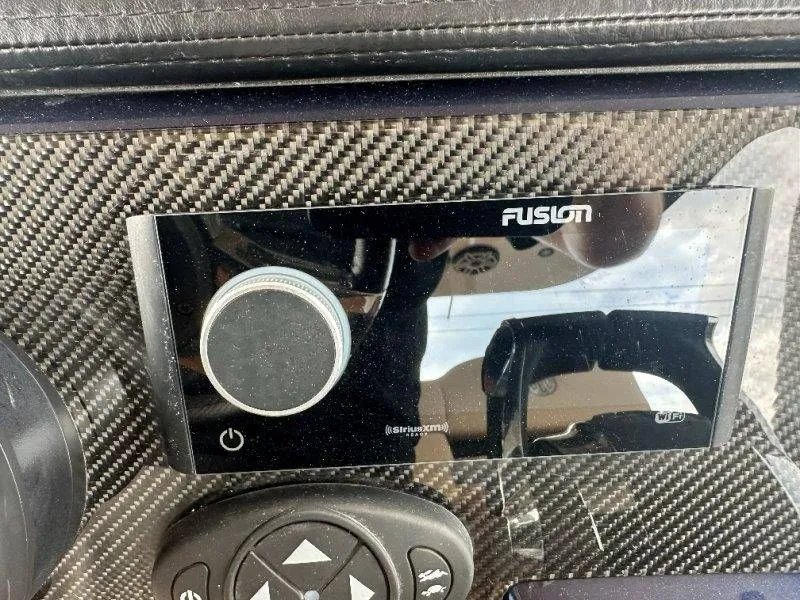 Slide: The Image of Mystic M4200 2022 - 72