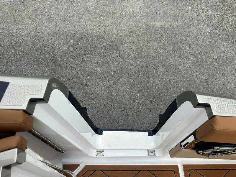 Slide: The Image of Mystic M4200 2022 - 75