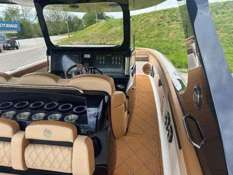 Slide: The Image of Mystic M4200 2022 - 76