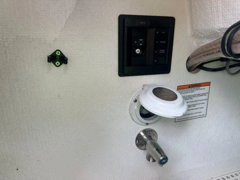 Slide: The Image of Mystic M4200 2022 - 81