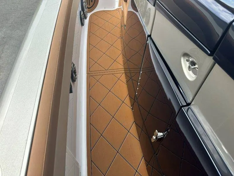 Slide: The Image of Mystic M4200 2022 - 87