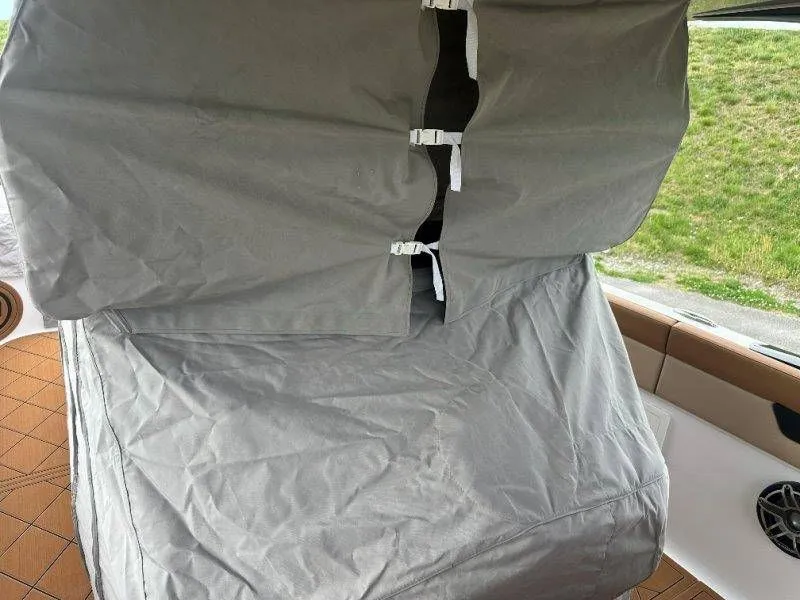 Slide: The Image of Mystic M4200 2022 - 97