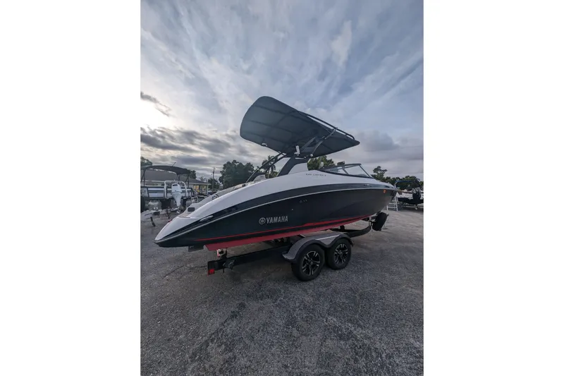 The Image of Yamaha 242 Limited S 2017 - undefined