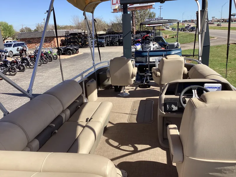 Slide: The Image of Sun Tracker Sportfish 24 XP3 2024 - 10