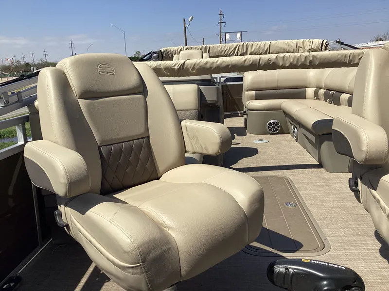 Slide: The Image of Sun Tracker Sportfish 24 XP3 2024 - 5