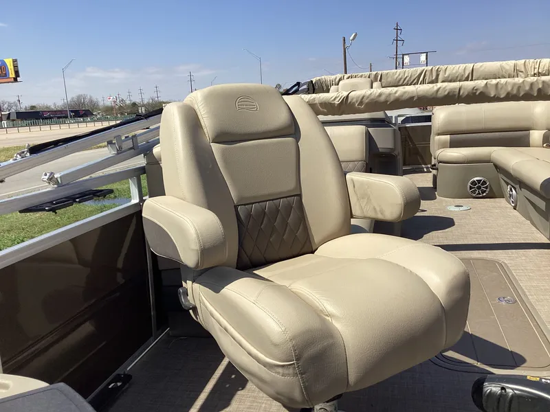 Slide: The Image of Sun Tracker Sportfish 24 XP3 2024 - 6