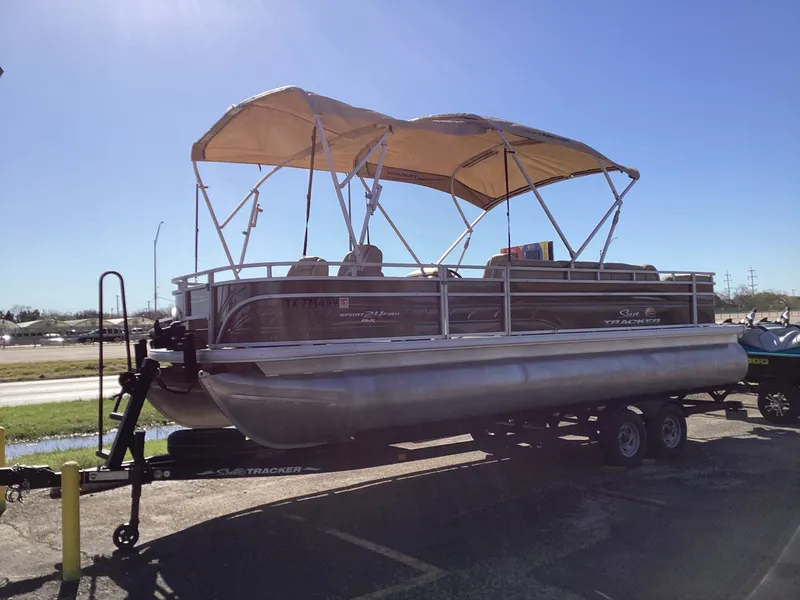 Slide: The Image of Sun Tracker Sportfish 24 XP3 2024 - 7