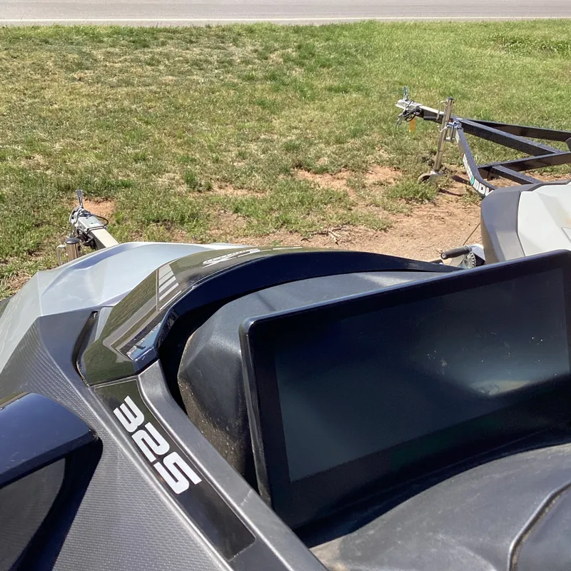 Slide: The Image of Sea-Doo GTX Limited 325 2026 - 14