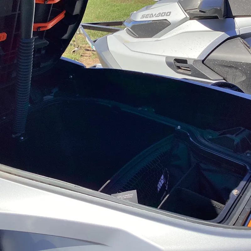 Slide: The Image of Sea-Doo GTX Limited 325 2026 - 15