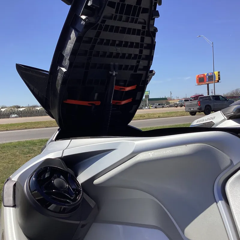 Slide: The Image of Sea-Doo GTX Limited 325 2026 - 16