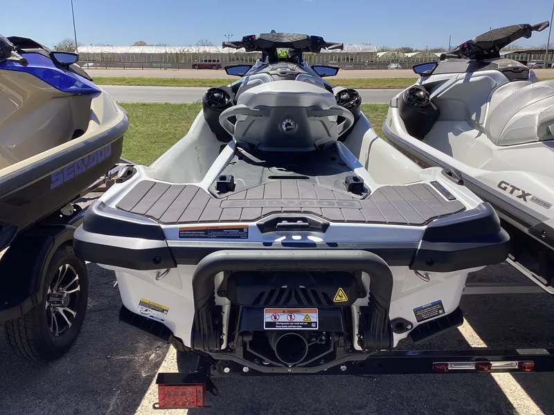 Slide: The Image of Sea-Doo GTX Limited 325 2026 - 4