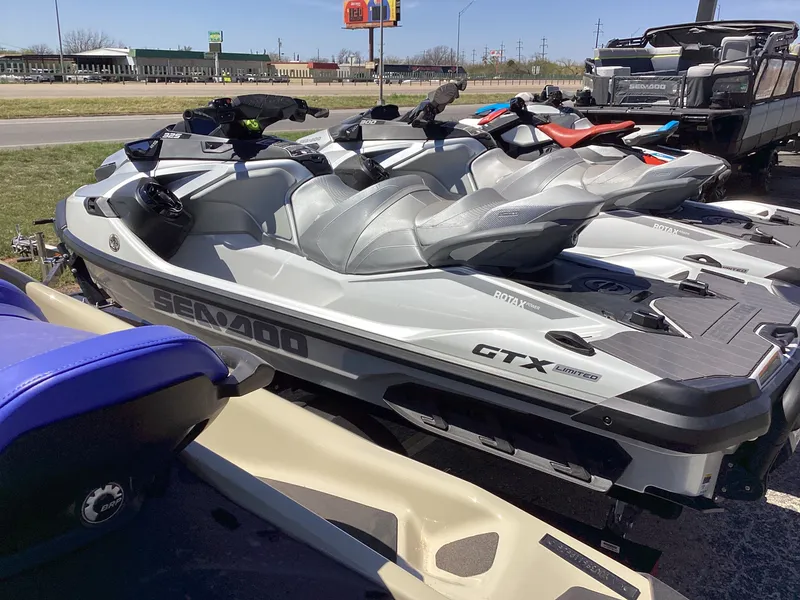 Slide: The Image of Sea-Doo GTX Limited 325 2026 - 5