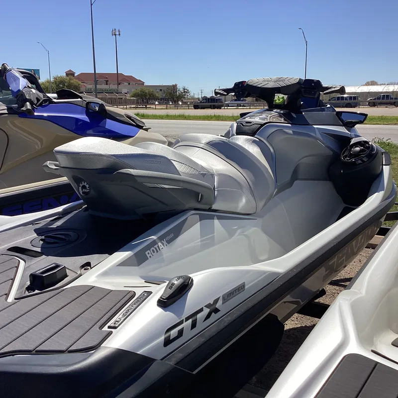 Slide: The Image of Sea-Doo GTX Limited 325 2026 - 6